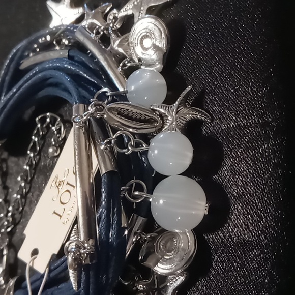 Lolo layered beach seashells charm bracelet nwt - Picture 2 of 4